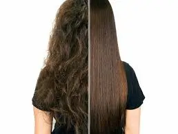 “Transformação com EnvyHair em cabelo castanho, de fios volumosos e com frizz para cabelo liso e nutrido.”